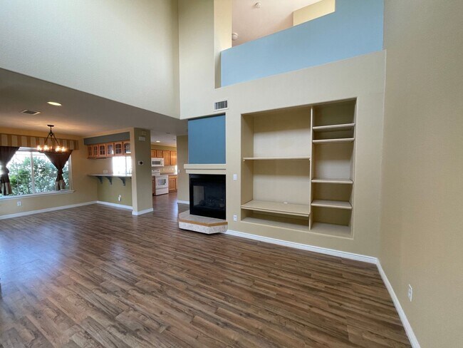 Foto del edificio - Beautiful and Bright Home in North Central...