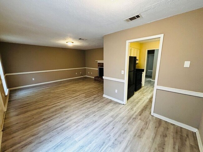 Foto del edificio - 2104 Cooperwell Dr