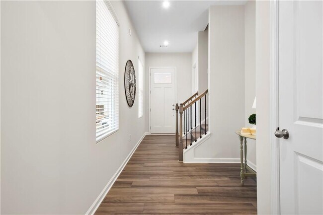 Building Photo - 708 Dover Spgs Dr