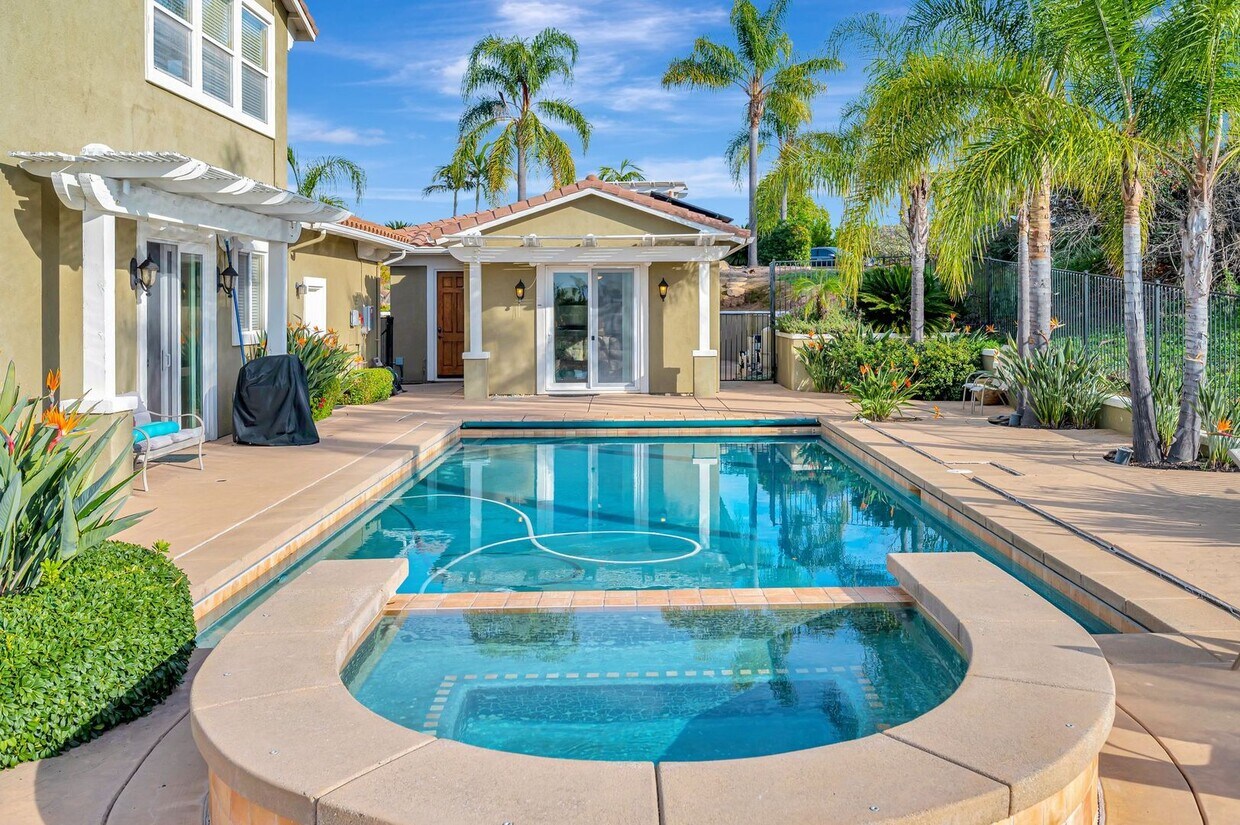 Foto principal - High-End ADU with Pool Access and Views!