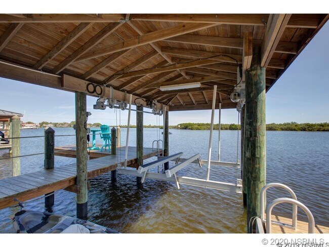Building Photo - 5735 Riverside Dr