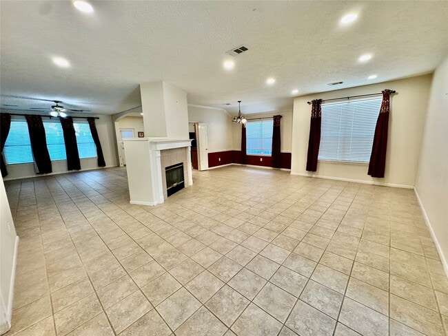 Building Photo - 20303 Misty Cove Dr
