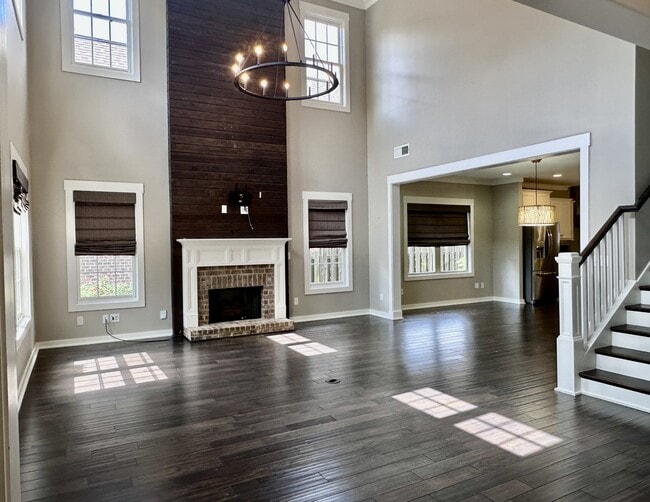 Building Photo - 2641 Montauk Rd