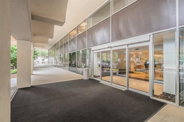 Foto del edificio - 6211 W Northwest Hwy