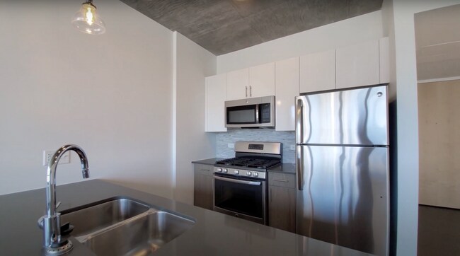 Kitchen - 506 N Milwaukee Ave