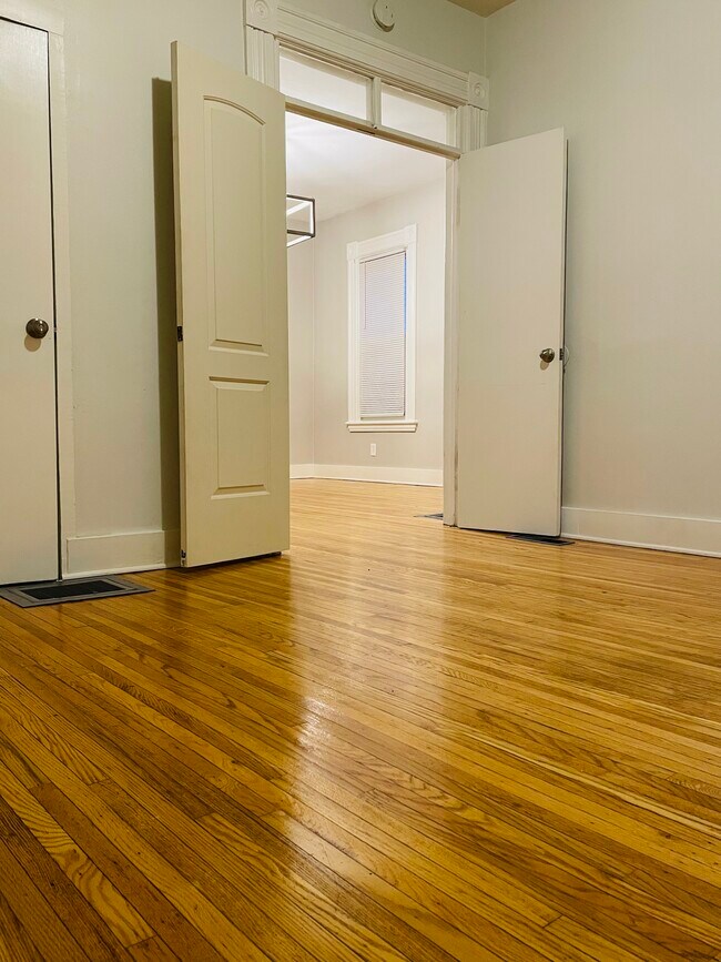 Building Photo - 144 Adams St