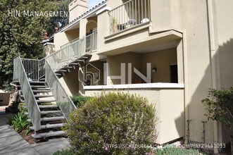 Building Photo - 527 Arbor Way