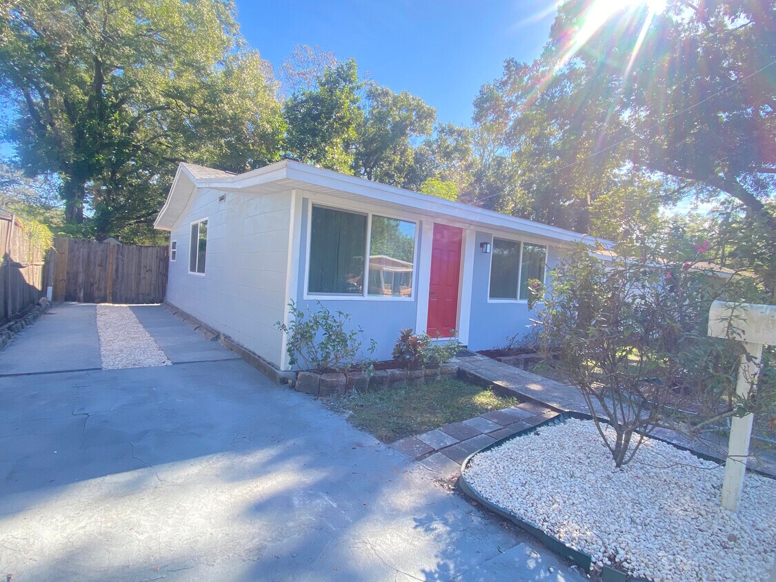 Primary Photo - 8109 N 12th St