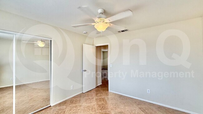 Foto del edificio - 21414 N 34th Dr