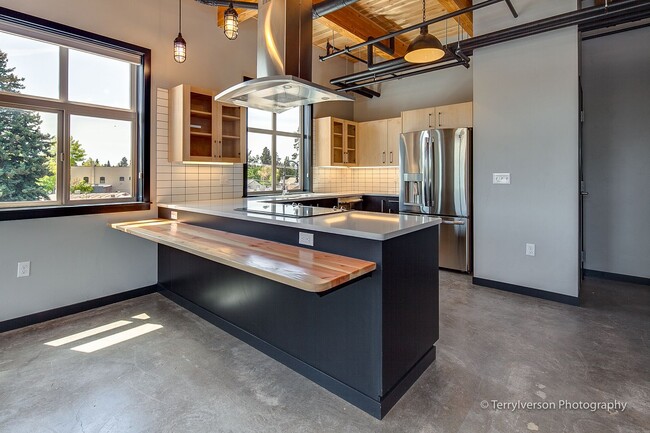 Building Photo - Downtown Living 1 Bed/1 Bath Apartment - S...