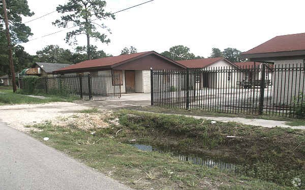 Foto del edificio - Weaver Road Apartments