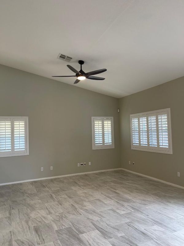 Foto del edificio - 70 Moonlight Village Ln