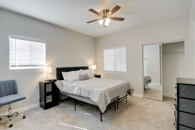 Foto del edificio - FURNISHED 2 BED 2 BATH NEAR LAS VEGAS STRI...