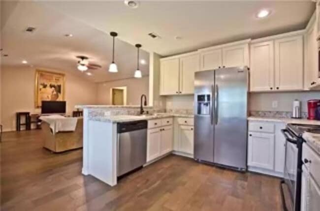 Building Photo - Beautiful 3 Bedroom / 2 Bathroom Home - ASK ABOUT OUR CASHLESS SECURITY DEPOSIT OPTION