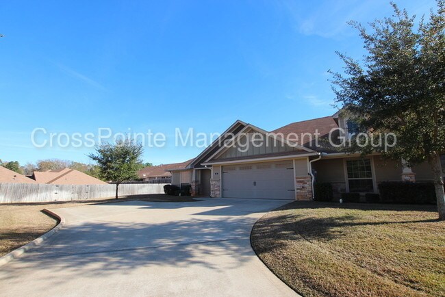 Building Photo - 421 W Cumberland Rd