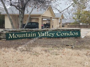 Building Photo - 605 Cooper Estates Dr