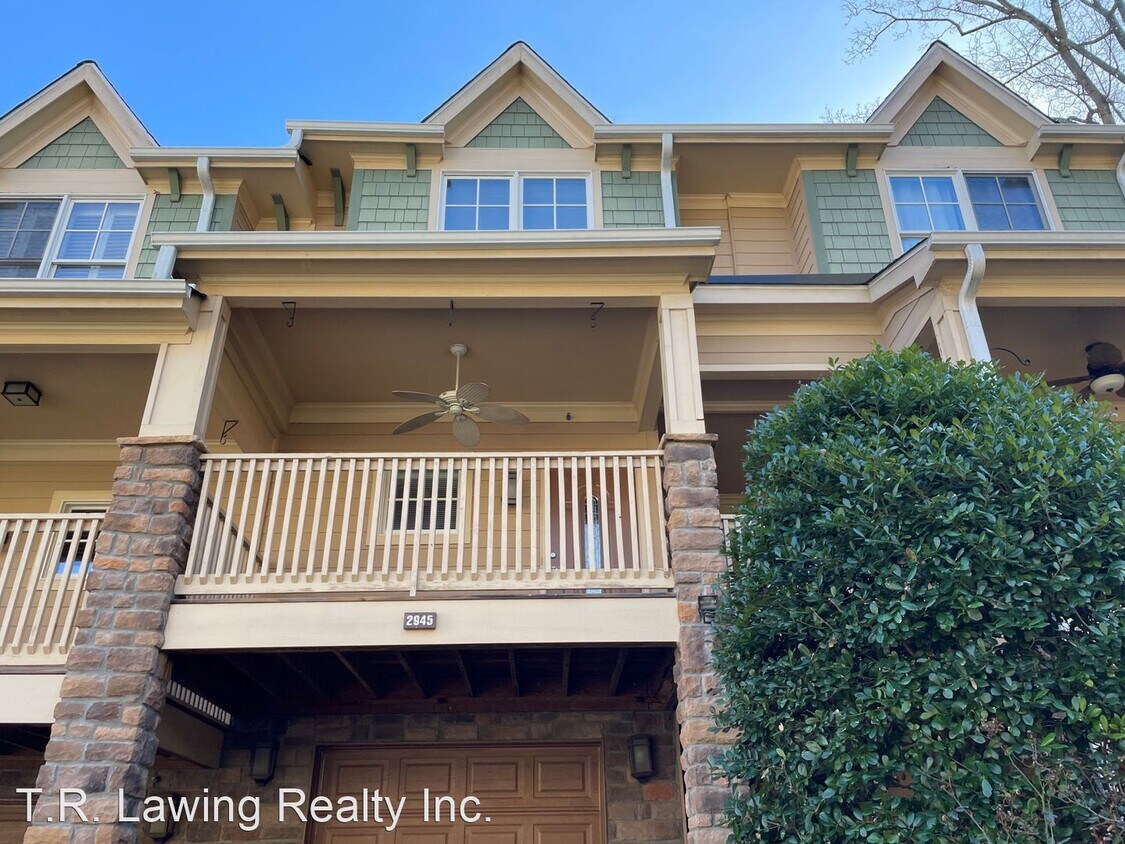 3 br, 3.5 bath House 2945 Craftsman Lane House Rental in Charlotte