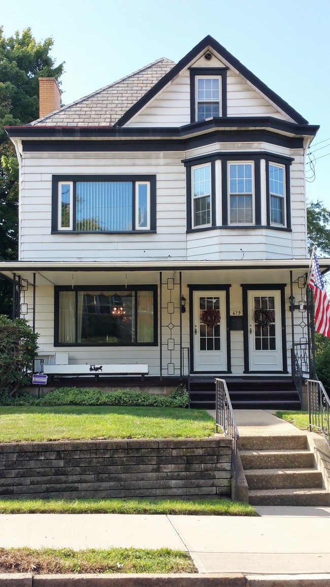 679 Orchard Ave Unit 2, Bellevue, PA 15202 Apartment for Rent in