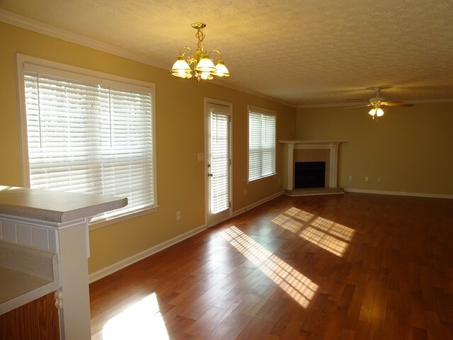 Foto del edificio - 1633 Virgil Pond Ln