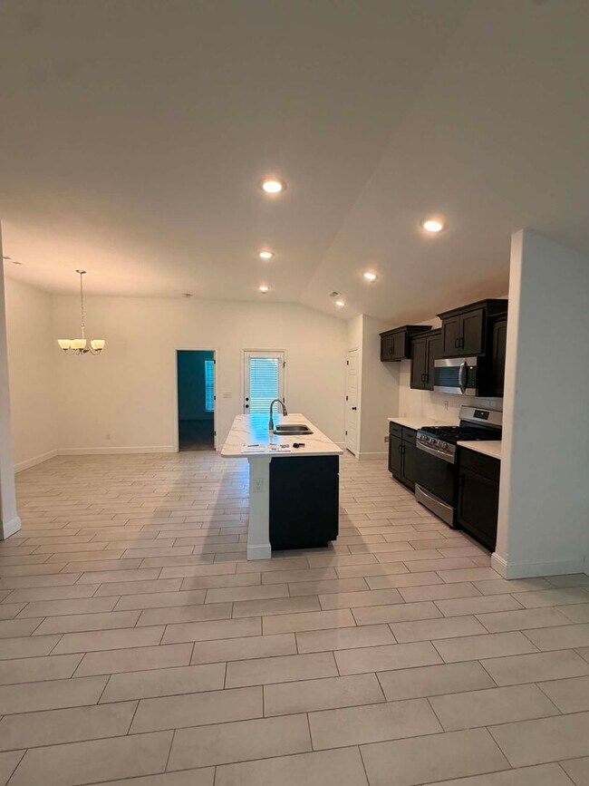Foto del edificio - 347 Sidney Ln