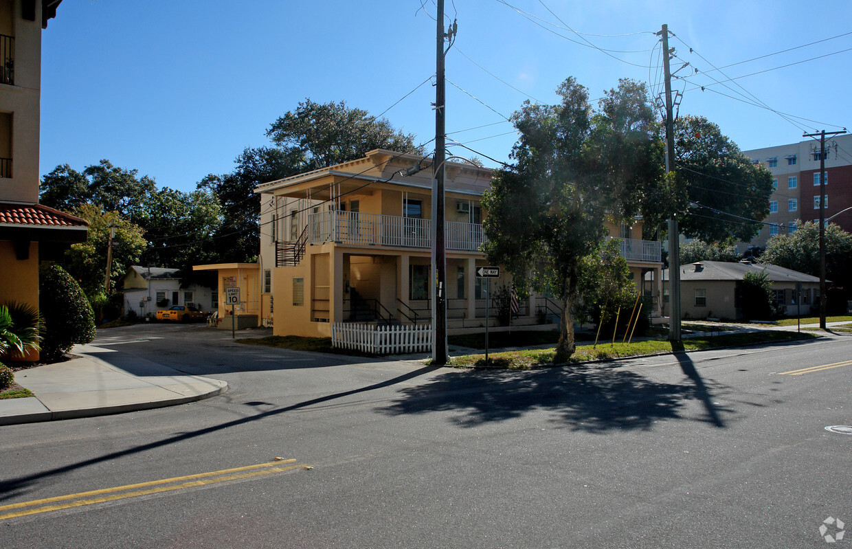 Building Photo - 440 2nd St S