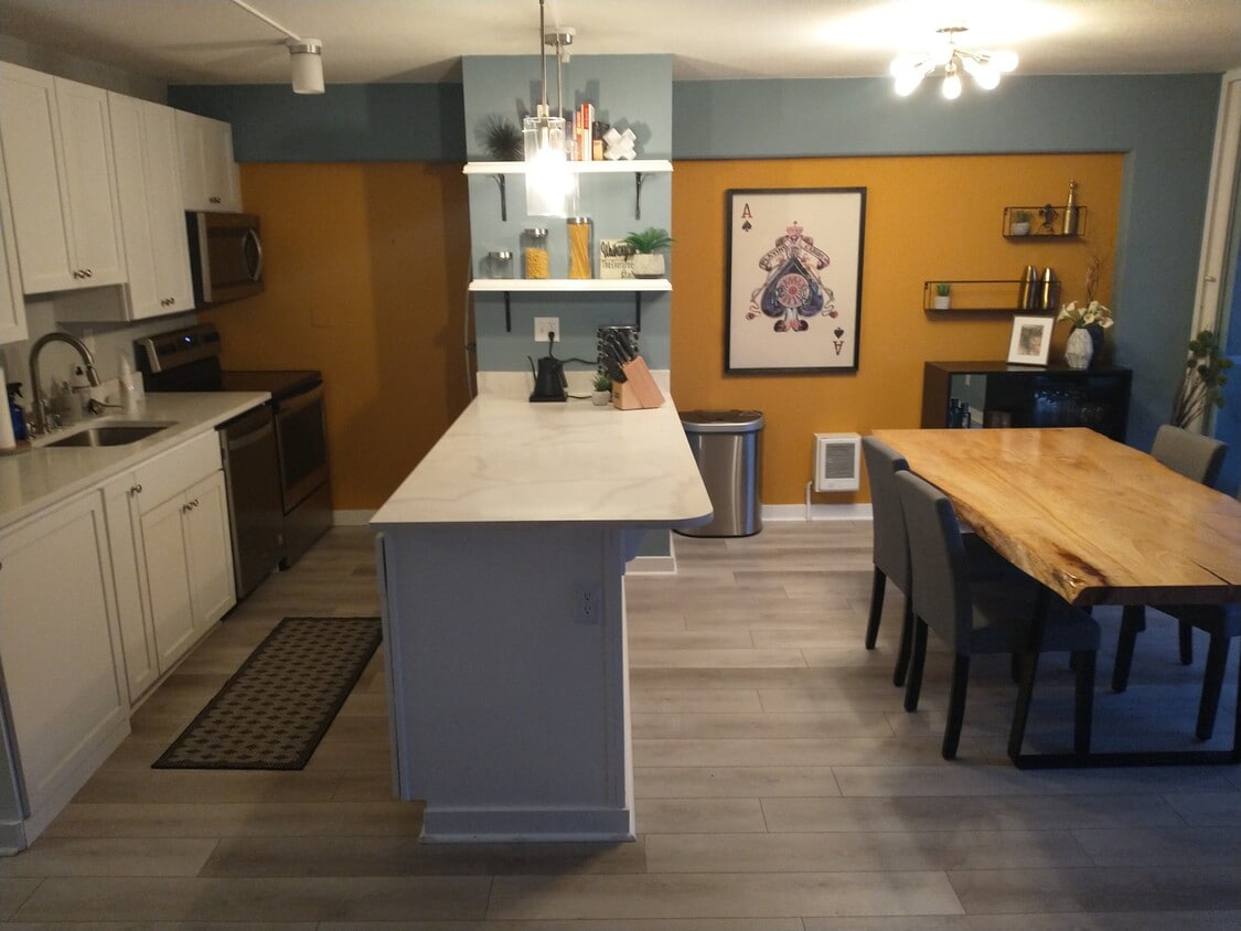 Kitchen/Dining - 235 Broadway