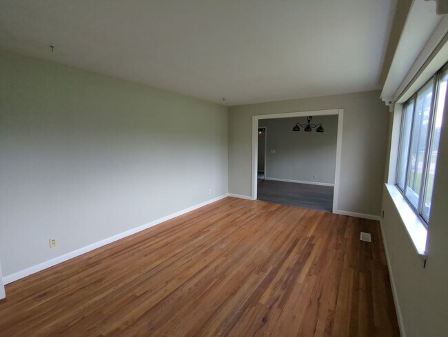 Foto del edificio - Spacious Rossville House