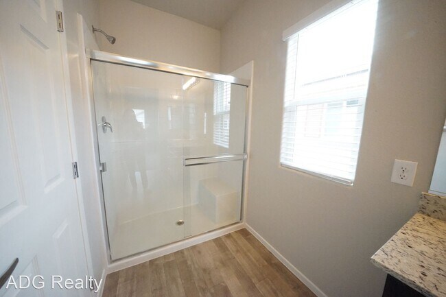 Building Photo - 2 br, 2 bath House - 4725 Moonbow Ave #101