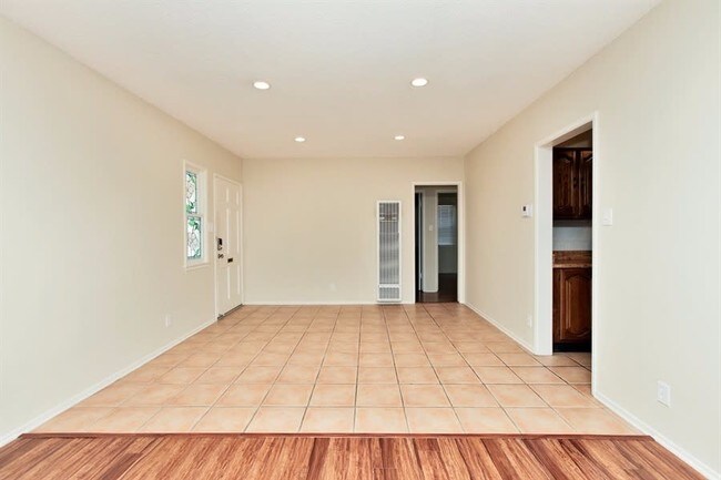 Foto del edificio - 12146 Ruchel St