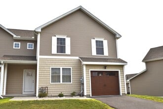 Building Photo - 111 Old Village Cir