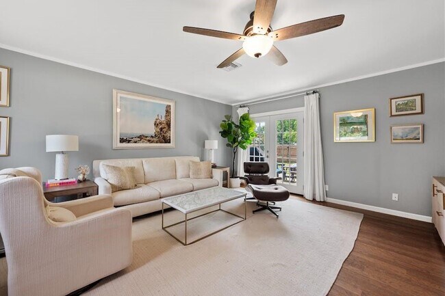 Foto del edificio - 2609 Friar Tuck Ln