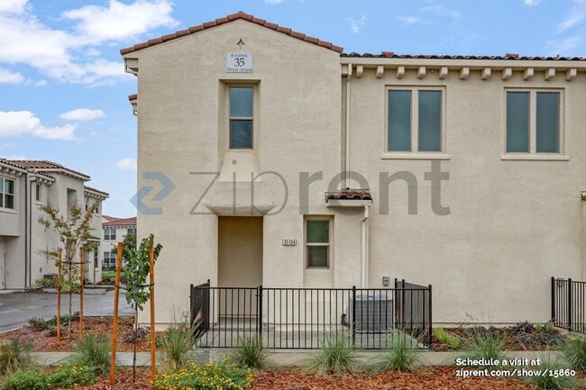 Building Photo - 5301 E Commerce Way