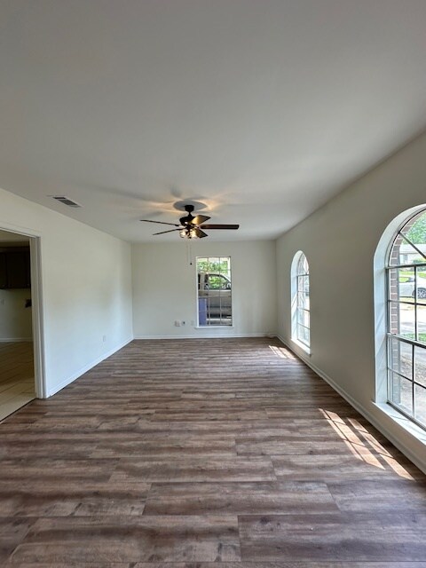 Building Photo - 5456 Panorama Blvd W
