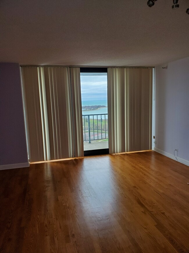 Building Photo - 3660 N Lake Shore Dr