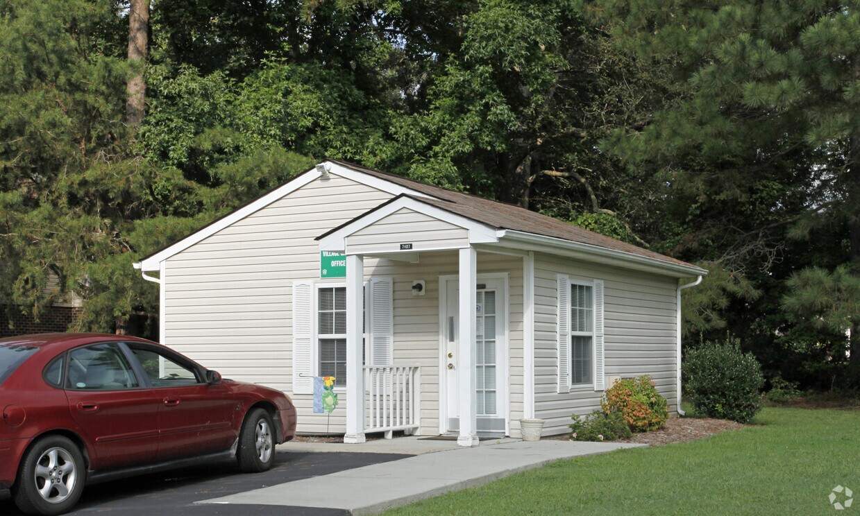 Building Photo - Village Green Apartments