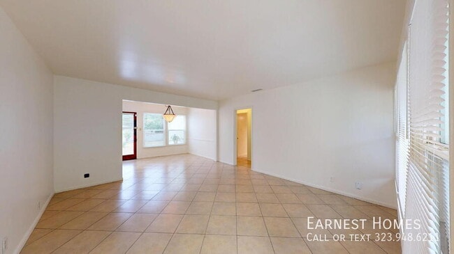 Building Photo - 16737 Magnolia Blvd