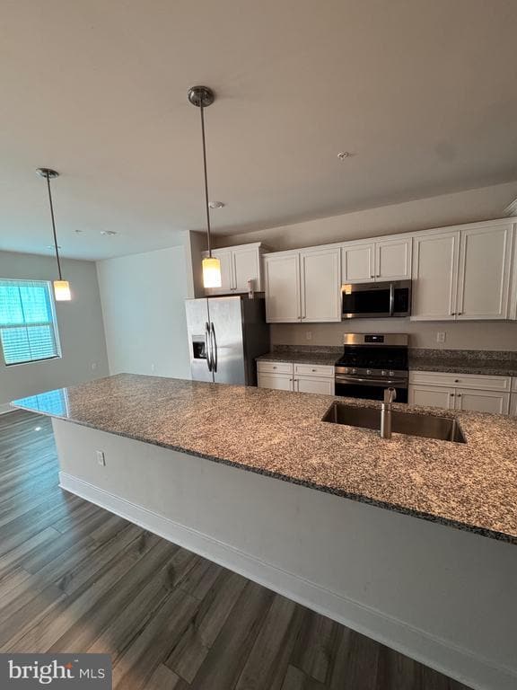 Foto del edificio - 4151 Skipton Pl