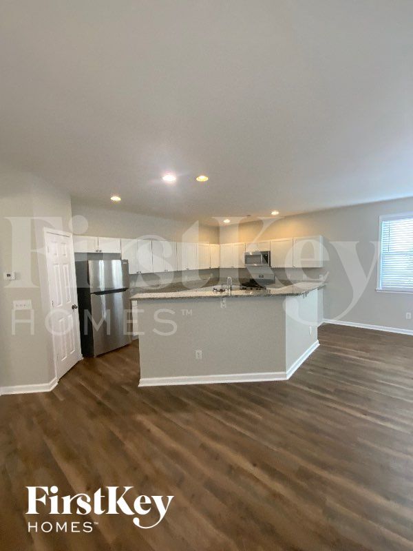 Foto del edificio - 85 Parkmont Way