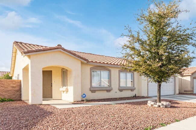 Building Photo - Remodeled Single Story home!