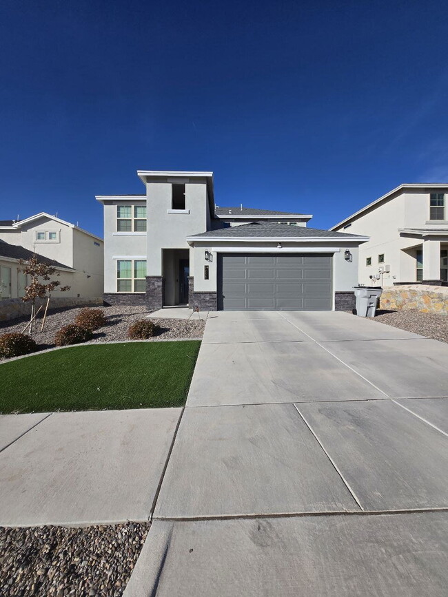 Building Photo - 2233 Sandstone Pl