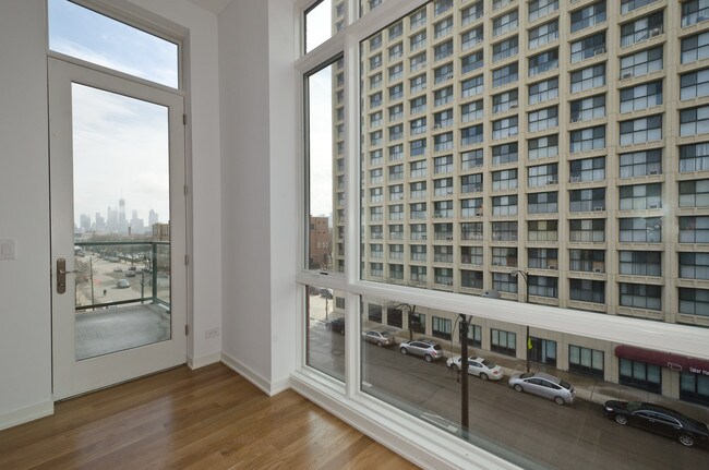 Foto del edificio - 1510 W Division St