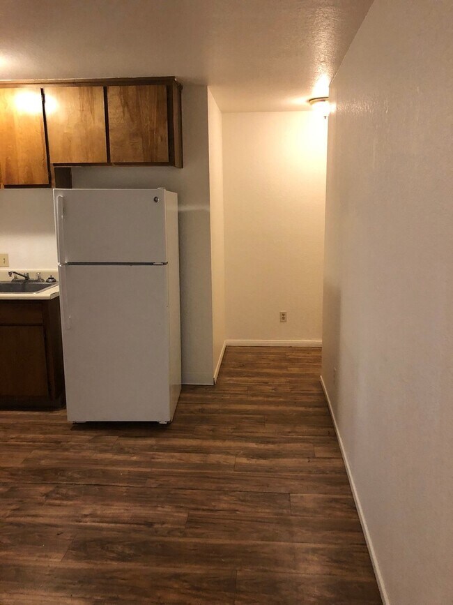 Building Photo - 14th Street