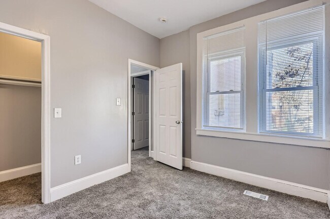 Building Photo - 4104 Fairview Ave