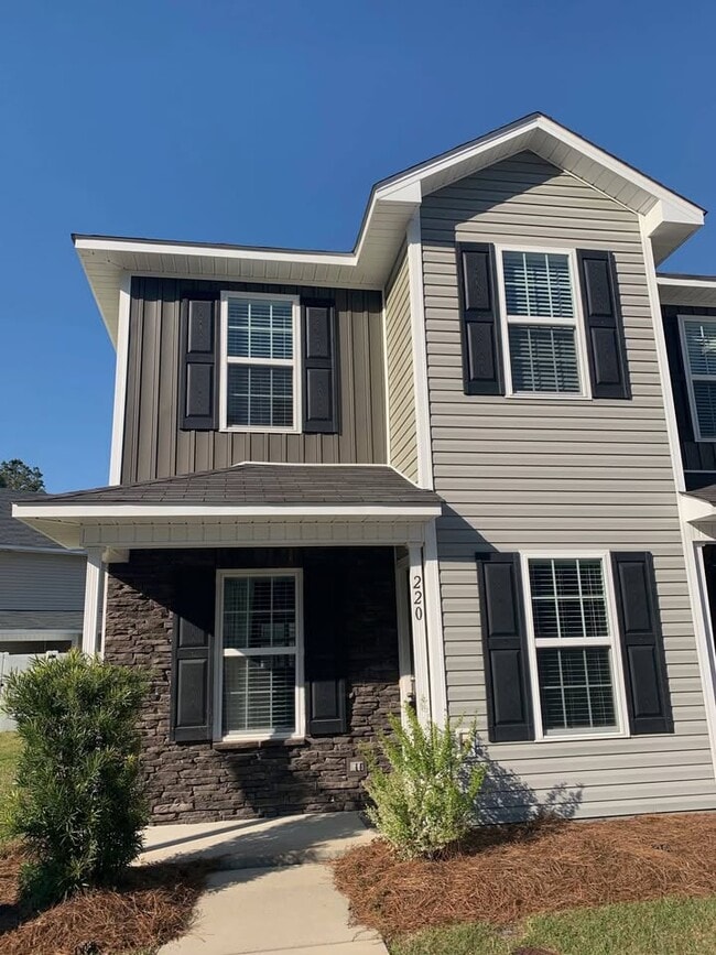 Building Photo - 220 Grove Ln