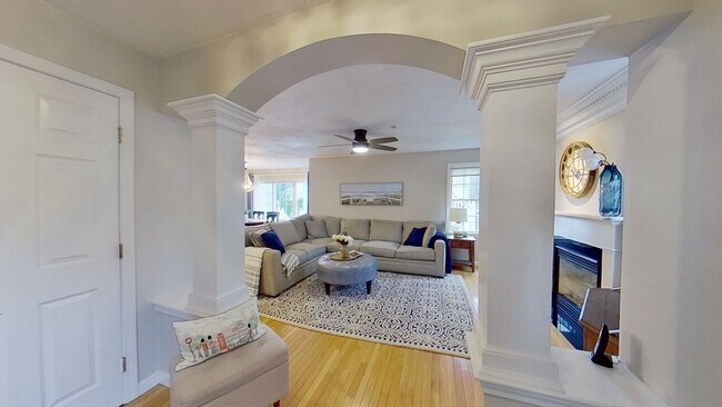 Building Photo - 206 Tamarack Ln