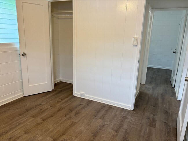 Foto del edificio - Moiliili/University - Hausten St - 2 Bdrm/1 Bath - $1,525