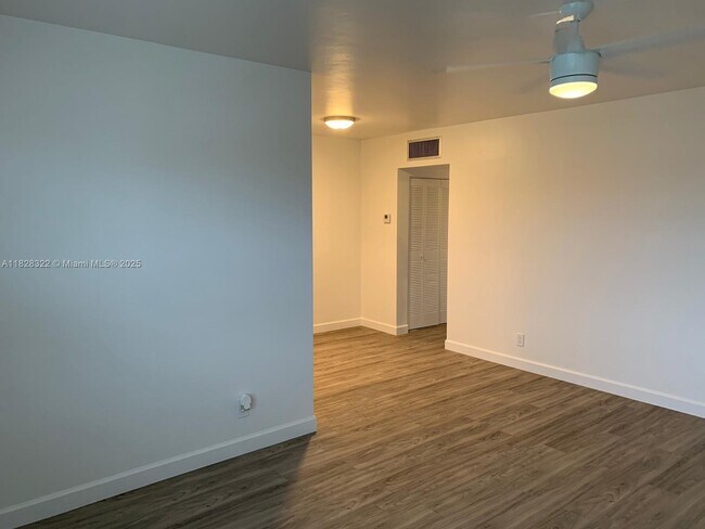 Building Photo - 2300 Pierce St