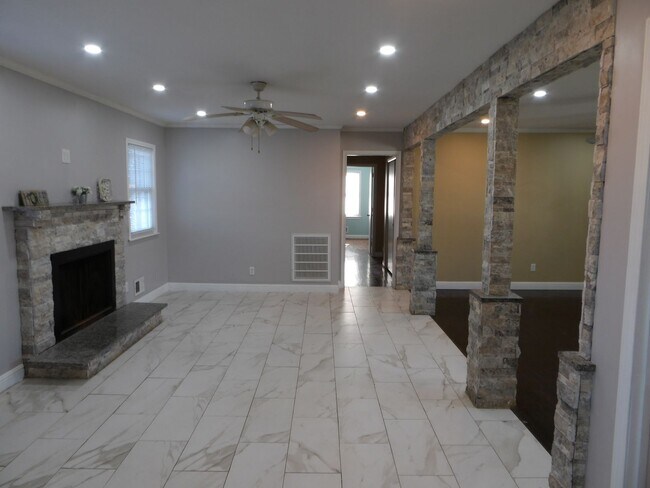 Foto del edificio - Single Family Home in Pine Valley Area!