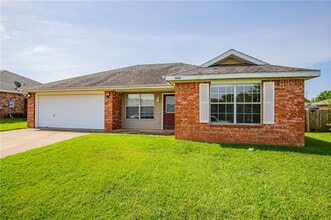 Building Photo - 808 Jon Dr