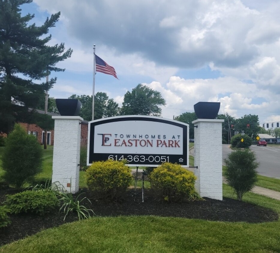 Foto principal - Townhomes at Easton Park